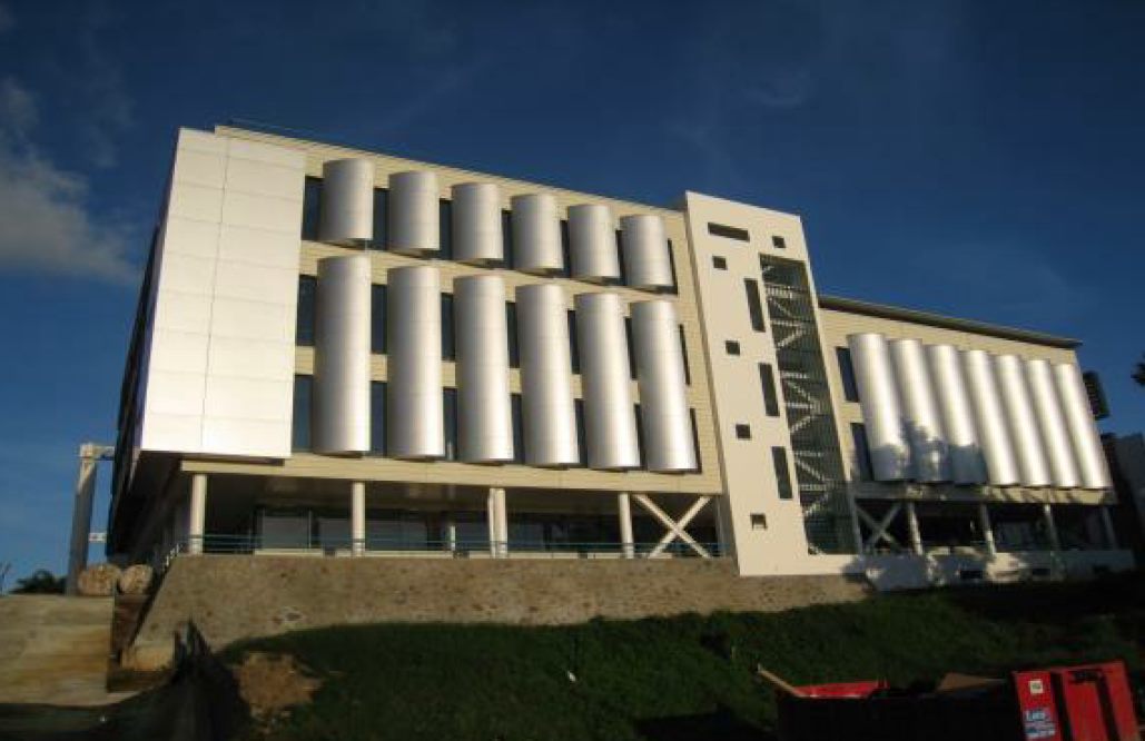 Bibliothèque universitaire du campus de Schoelcher, Martinique — projet CETE Ingénierie